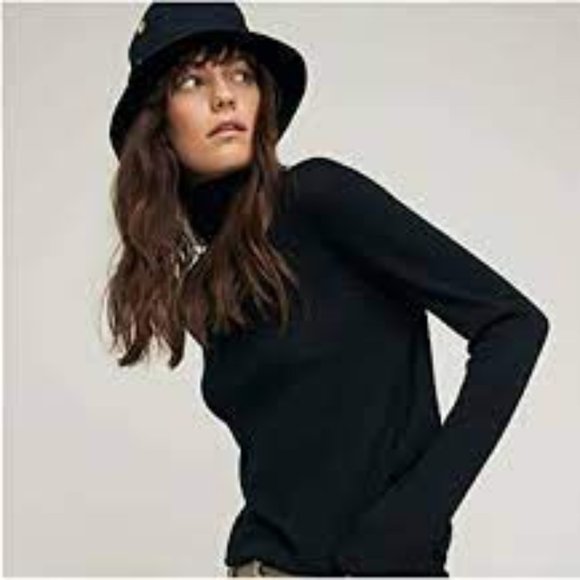 The Iconic T1 Bucket Hat Black - Picture 1 of 6